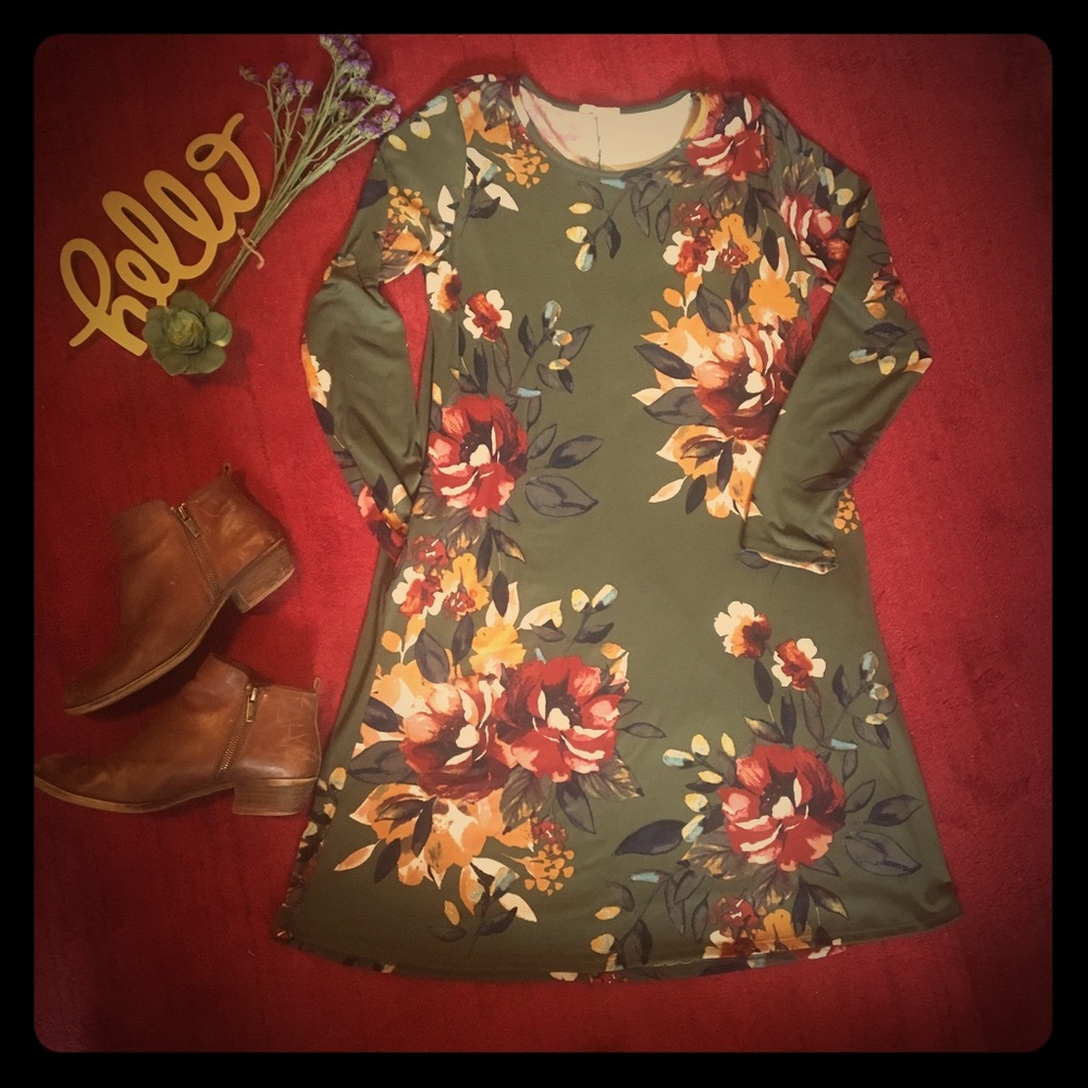 Sweet Pea soft floral dress with pockets! Size M